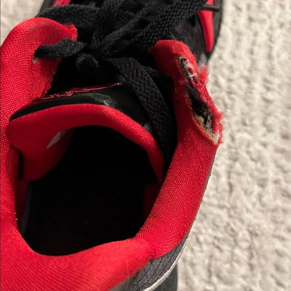 Nike Men Size 9 - Nike Kyrie Low 4 Bred Black/White/University Red - Picture 13 of 13